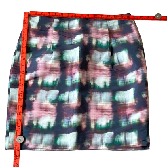 Cos Women's Satin Feel Skirt - UK Size 10/12 - Elegance and Comfort Combined - Picture 14 of 16